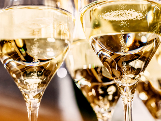 vin-honneur-remplacer-champagne-par-vin-mousseux